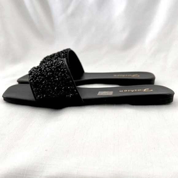 Black Textured Slip~Ons~ Slides / Dress Up or Down / Perfect For Summer - Picture 3 of 9